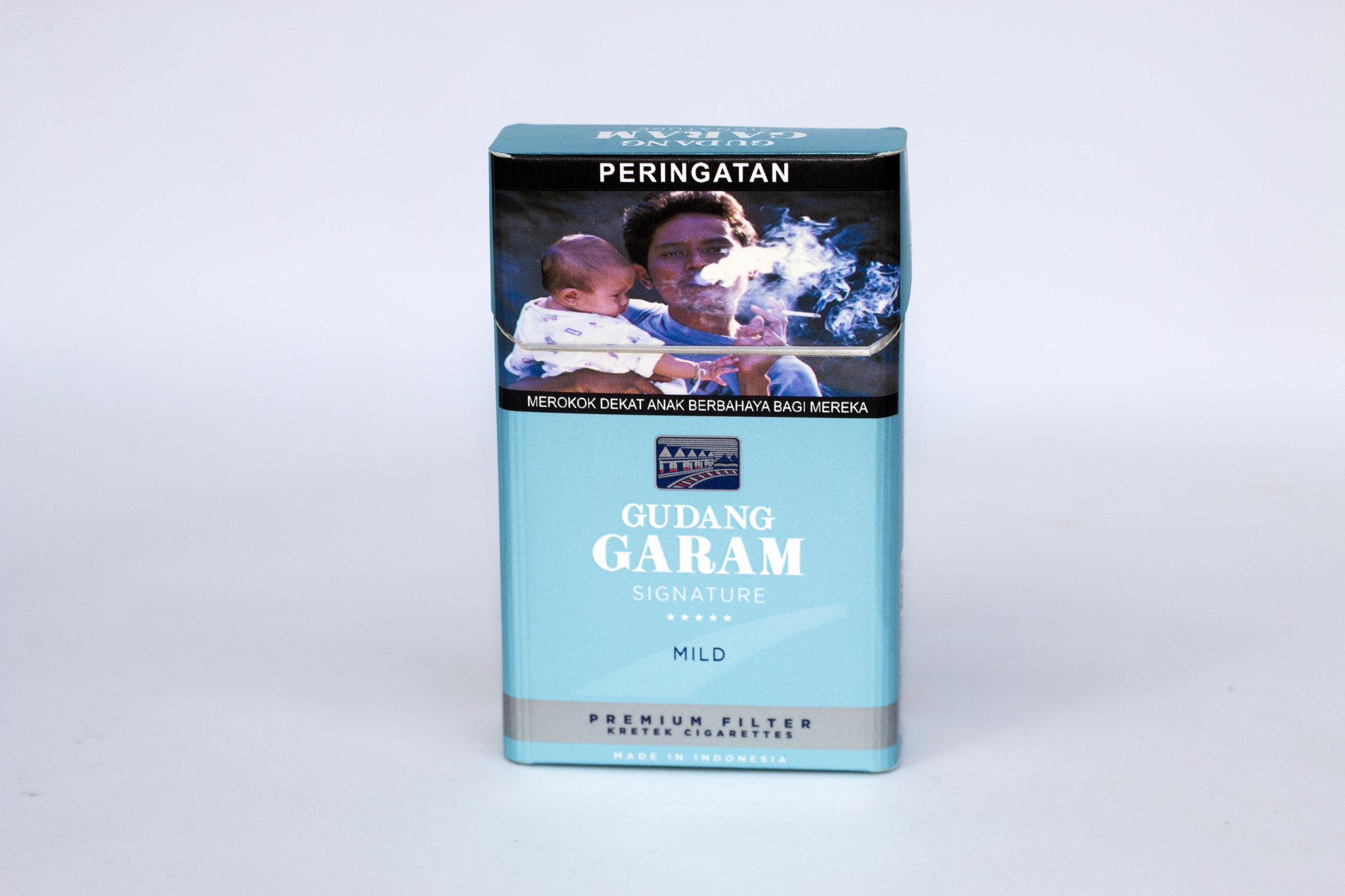 gudang garam signature mild – Bungkus Rokok